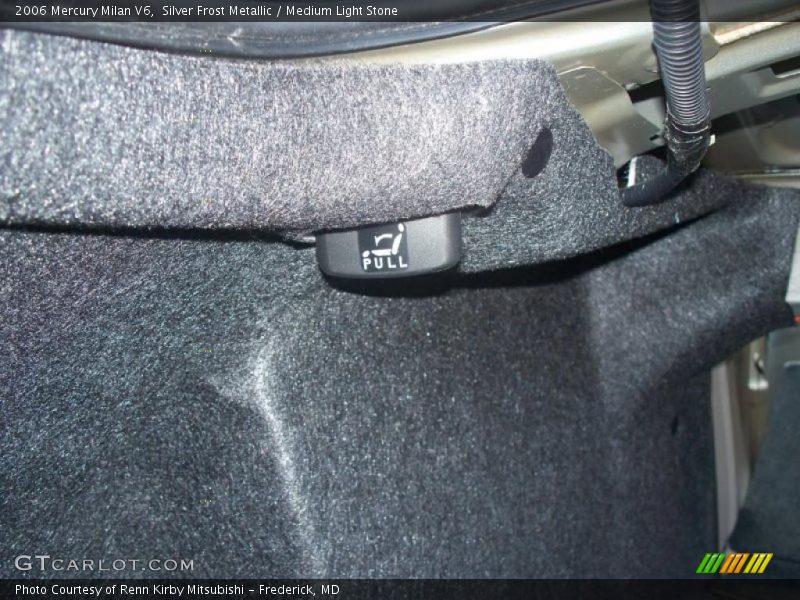 Silver Frost Metallic / Medium Light Stone 2006 Mercury Milan V6