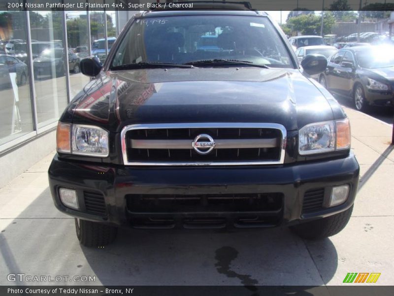 Super Black / Charcoal 2004 Nissan Pathfinder LE Platinum 4x4