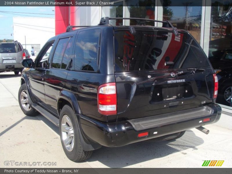 Super Black / Charcoal 2004 Nissan Pathfinder LE Platinum 4x4