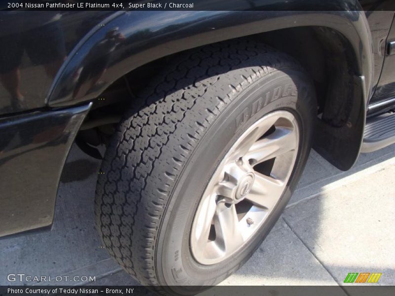 Super Black / Charcoal 2004 Nissan Pathfinder LE Platinum 4x4
