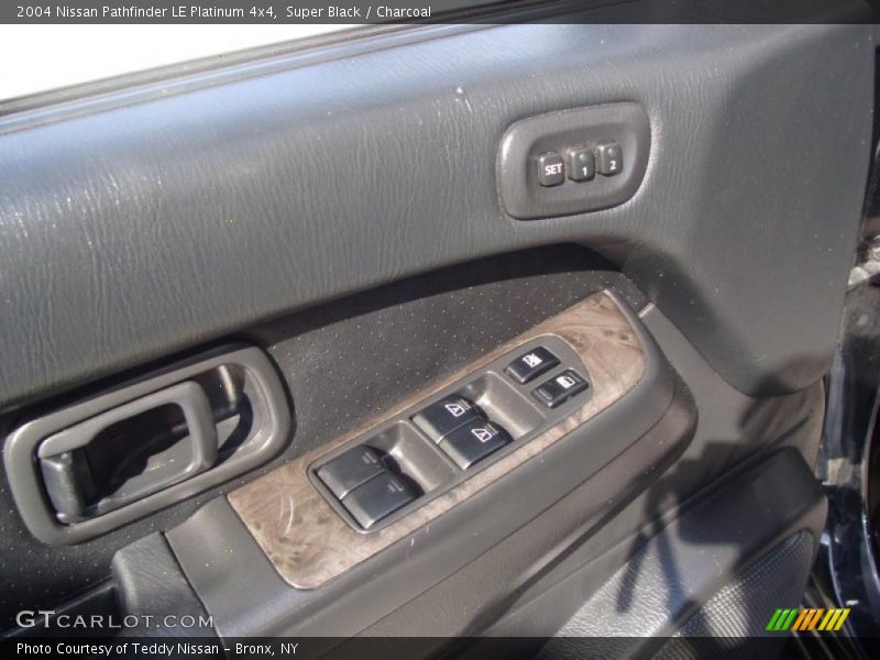 Super Black / Charcoal 2004 Nissan Pathfinder LE Platinum 4x4