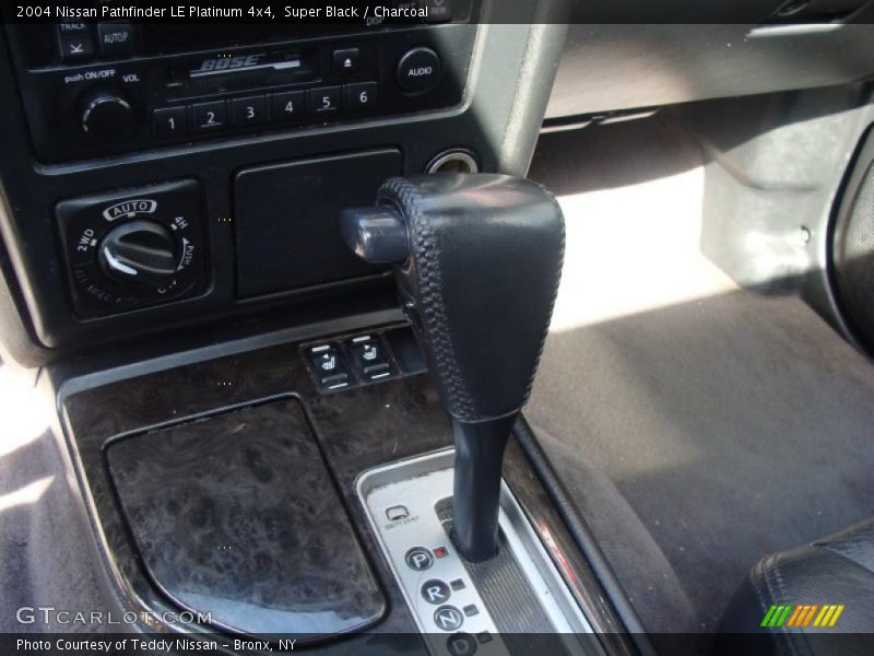 Super Black / Charcoal 2004 Nissan Pathfinder LE Platinum 4x4