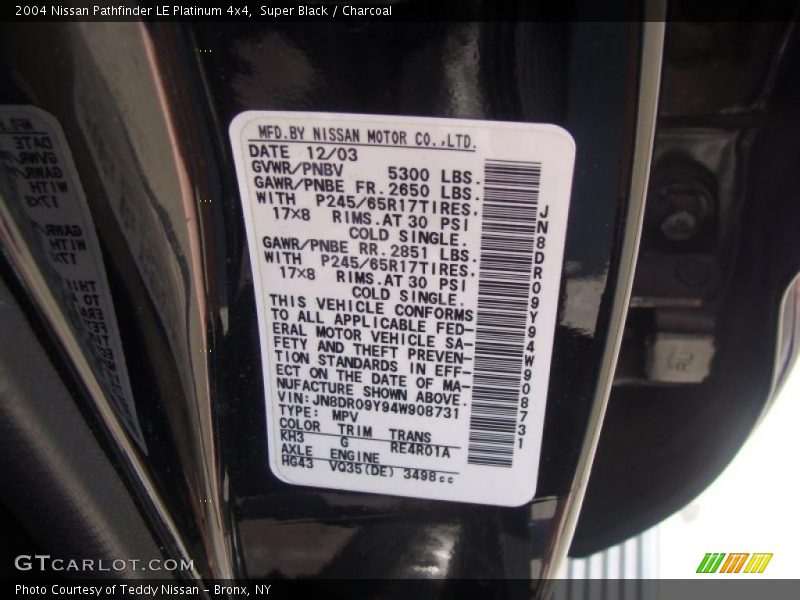 Super Black / Charcoal 2004 Nissan Pathfinder LE Platinum 4x4