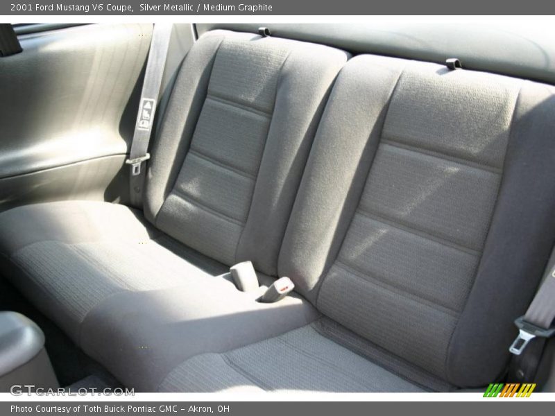 Silver Metallic / Medium Graphite 2001 Ford Mustang V6 Coupe