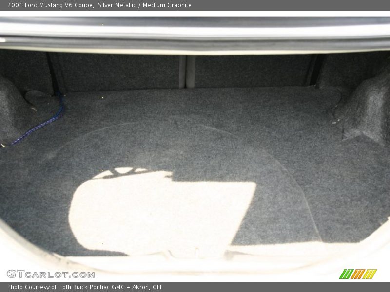 Silver Metallic / Medium Graphite 2001 Ford Mustang V6 Coupe