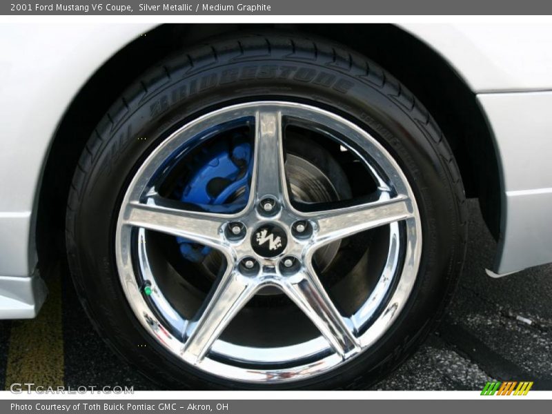 Silver Metallic / Medium Graphite 2001 Ford Mustang V6 Coupe
