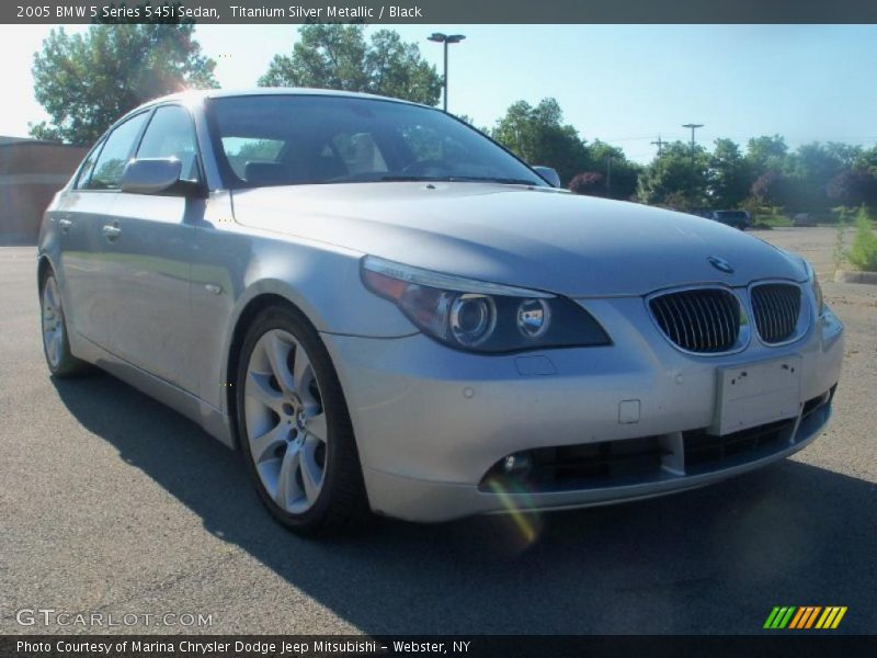 Front 3/4 View of 2005 5 Series 545i Sedan