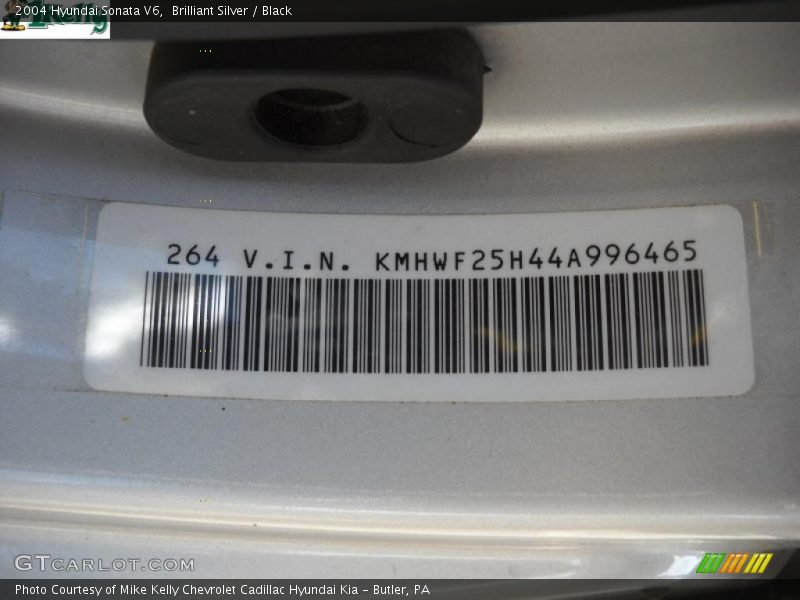 Brilliant Silver / Black 2004 Hyundai Sonata V6