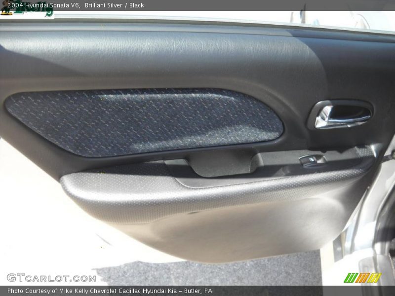 Brilliant Silver / Black 2004 Hyundai Sonata V6