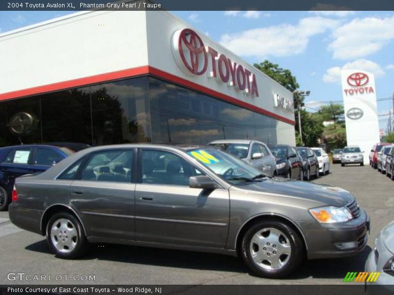 Phantom Gray Pearl / Taupe 2004 Toyota Avalon XL