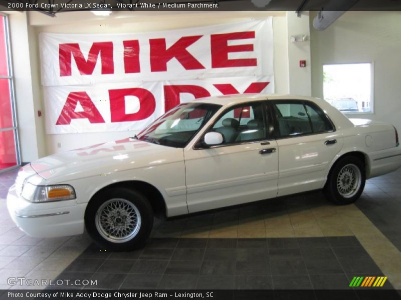 Vibrant White / Medium Parchment 2000 Ford Crown Victoria LX Sedan