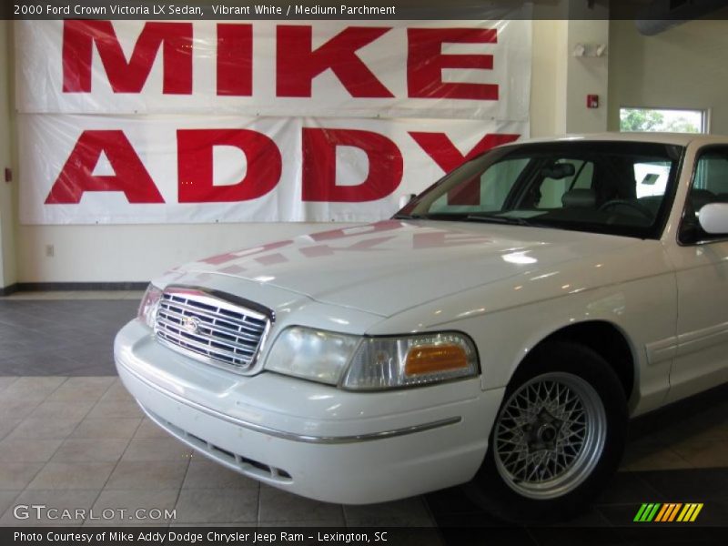 Vibrant White / Medium Parchment 2000 Ford Crown Victoria LX Sedan