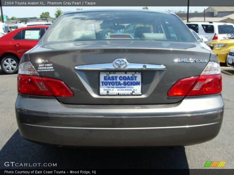Phantom Gray Pearl / Taupe 2004 Toyota Avalon XL