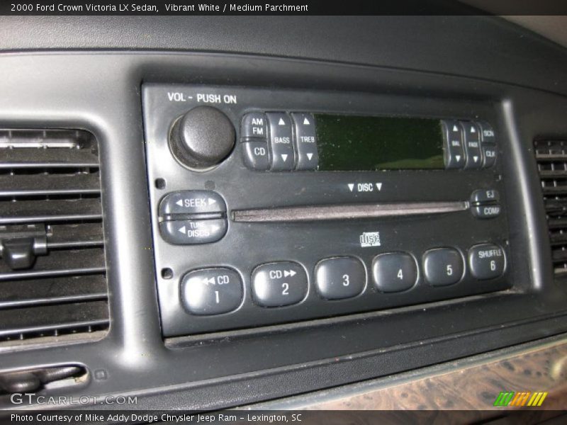 Vibrant White / Medium Parchment 2000 Ford Crown Victoria LX Sedan