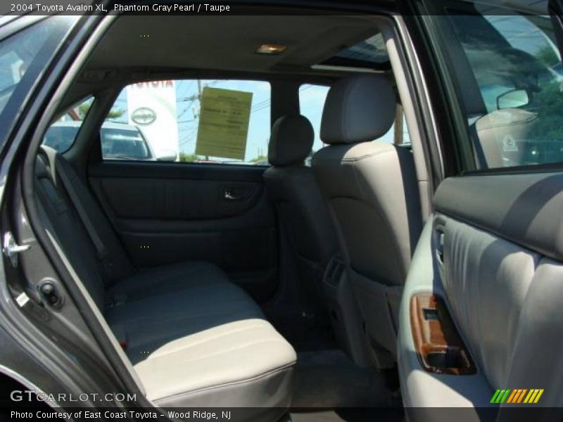 Phantom Gray Pearl / Taupe 2004 Toyota Avalon XL