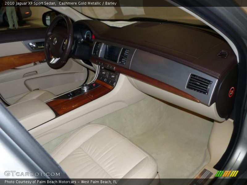 Cashmere Gold Metallic / Barley 2010 Jaguar XF Sport Sedan