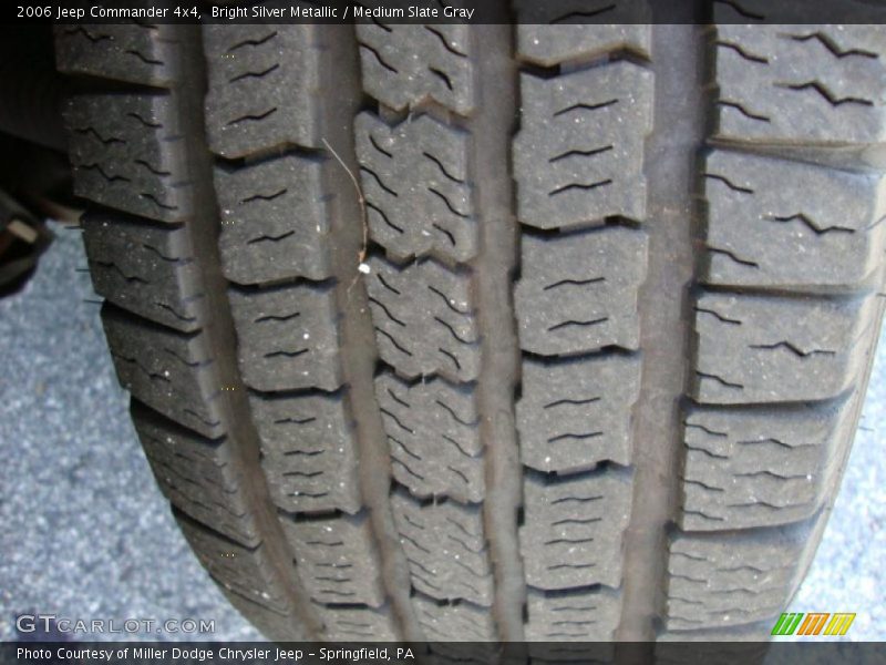 Bright Silver Metallic / Medium Slate Gray 2006 Jeep Commander 4x4