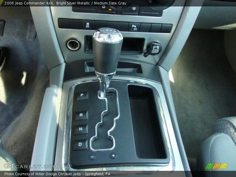 Bright Silver Metallic / Medium Slate Gray 2006 Jeep Commander 4x4