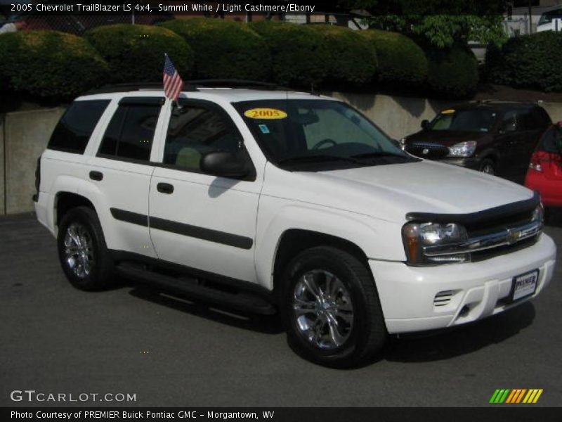 Summit White / Light Cashmere/Ebony 2005 Chevrolet TrailBlazer LS 4x4