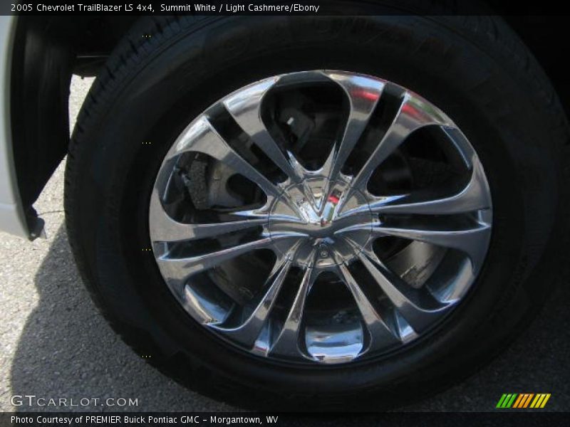 Summit White / Light Cashmere/Ebony 2005 Chevrolet TrailBlazer LS 4x4