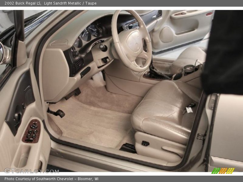 Light Sandrift Metallic / Taupe 2002 Buick Regal LS