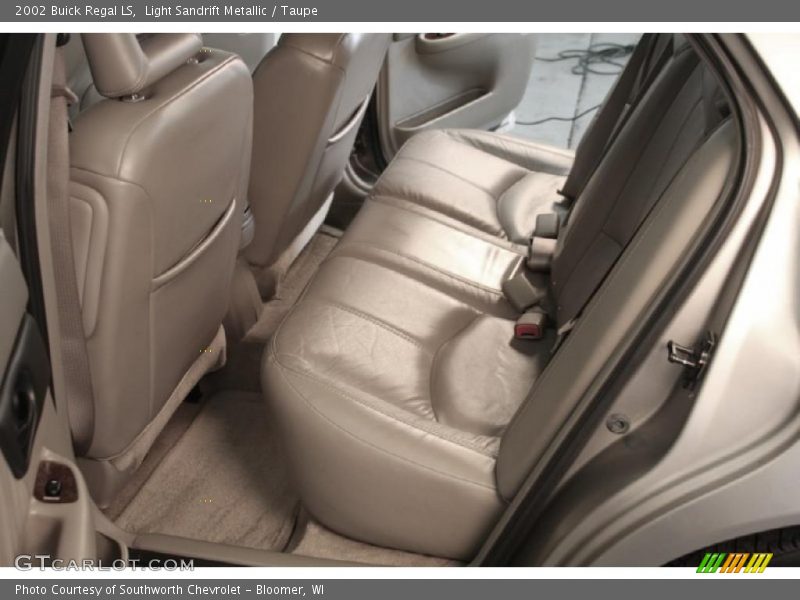 Light Sandrift Metallic / Taupe 2002 Buick Regal LS