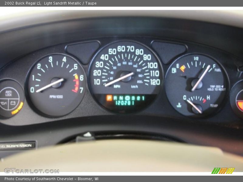 Light Sandrift Metallic / Taupe 2002 Buick Regal LS