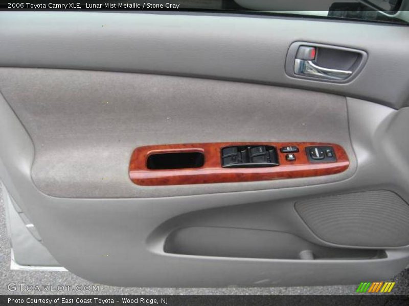Lunar Mist Metallic / Stone Gray 2006 Toyota Camry XLE