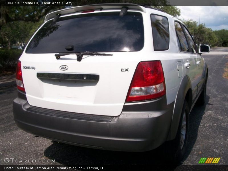 Clear White / Gray 2004 Kia Sorento EX