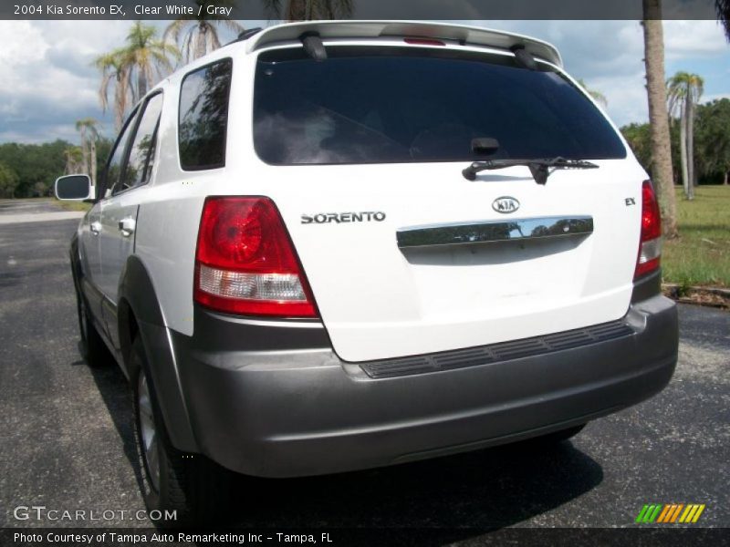 Clear White / Gray 2004 Kia Sorento EX