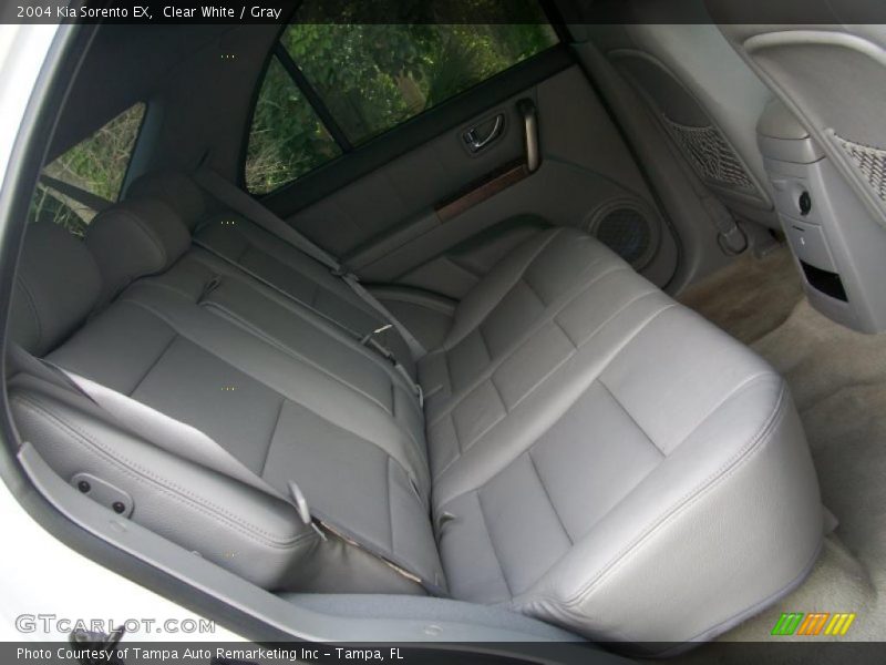 Clear White / Gray 2004 Kia Sorento EX