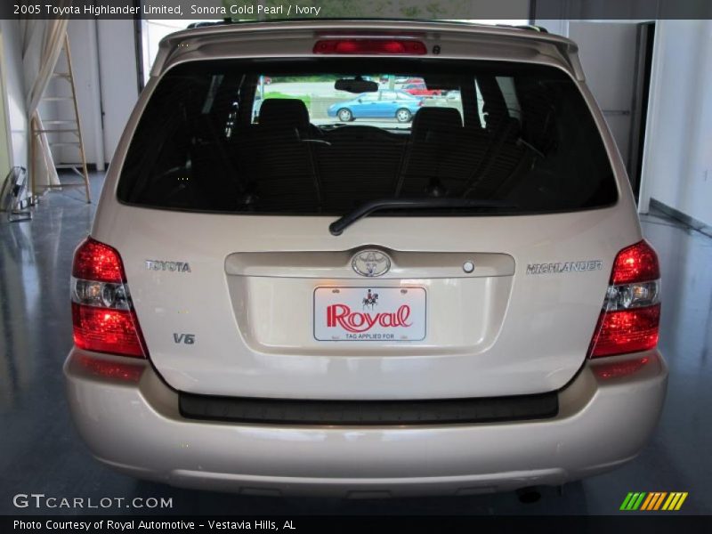Sonora Gold Pearl / Ivory 2005 Toyota Highlander Limited