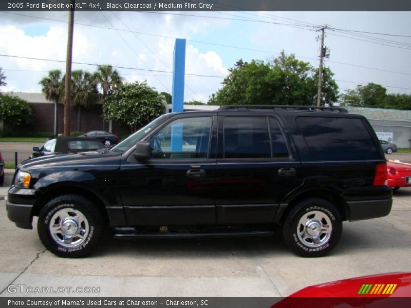 Black Clearcoat / Medium Flint Grey 2005 Ford Expedition XLT 4x4