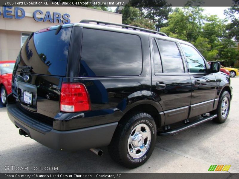 Black Clearcoat / Medium Flint Grey 2005 Ford Expedition XLT 4x4