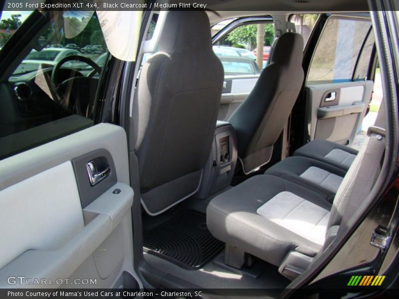 Black Clearcoat / Medium Flint Grey 2005 Ford Expedition XLT 4x4