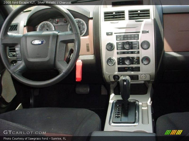 Silver Metallic / Charcoal 2008 Ford Escape XLT
