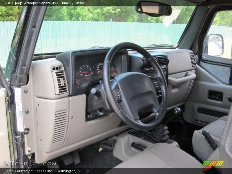 Black / Khaki 2004 Jeep Wrangler Sahara 4x4