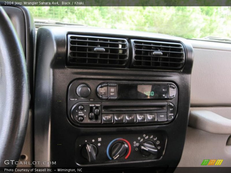 Black / Khaki 2004 Jeep Wrangler Sahara 4x4