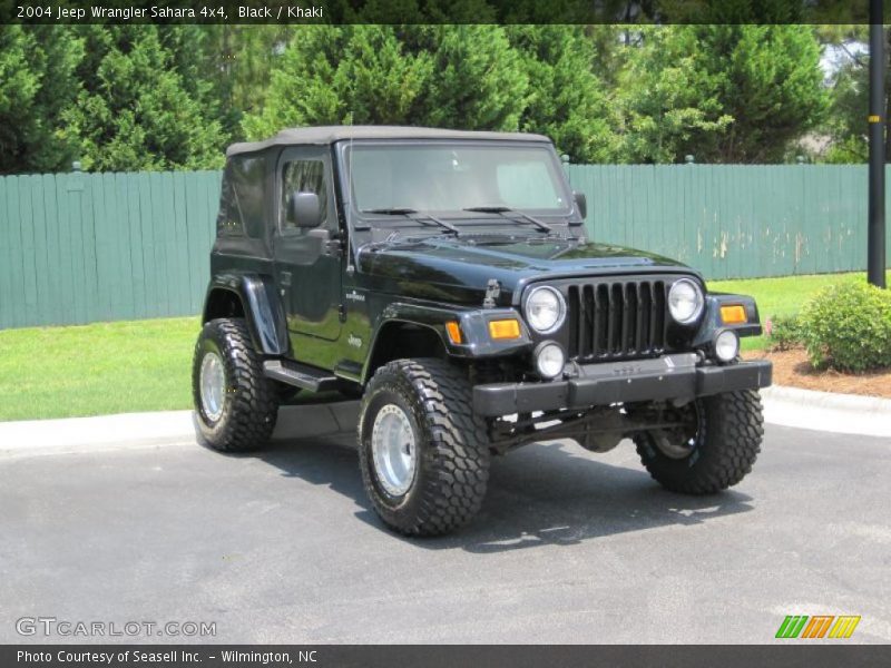 Black / Khaki 2004 Jeep Wrangler Sahara 4x4
