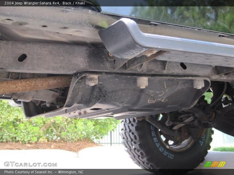 Black / Khaki 2004 Jeep Wrangler Sahara 4x4