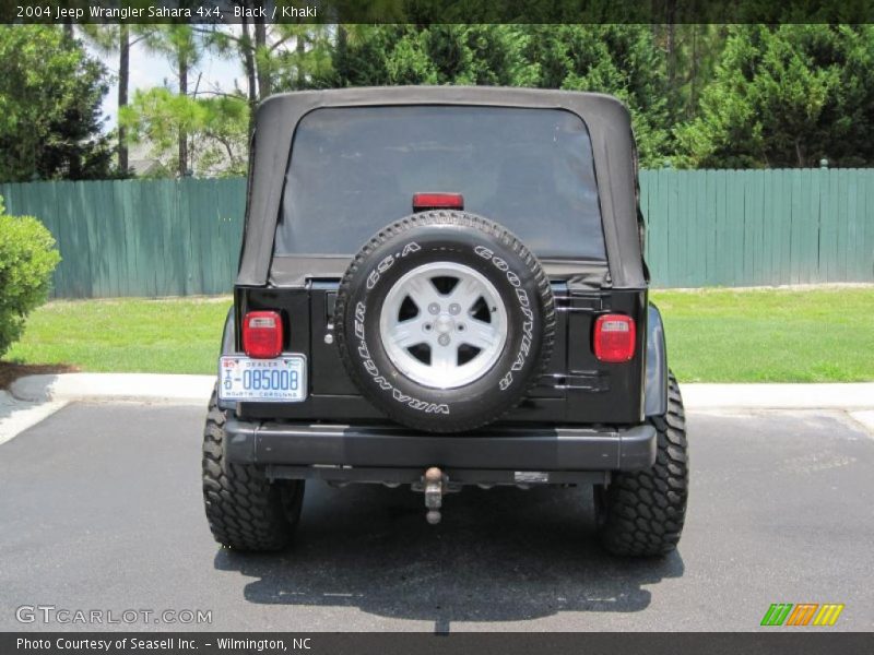 Black / Khaki 2004 Jeep Wrangler Sahara 4x4