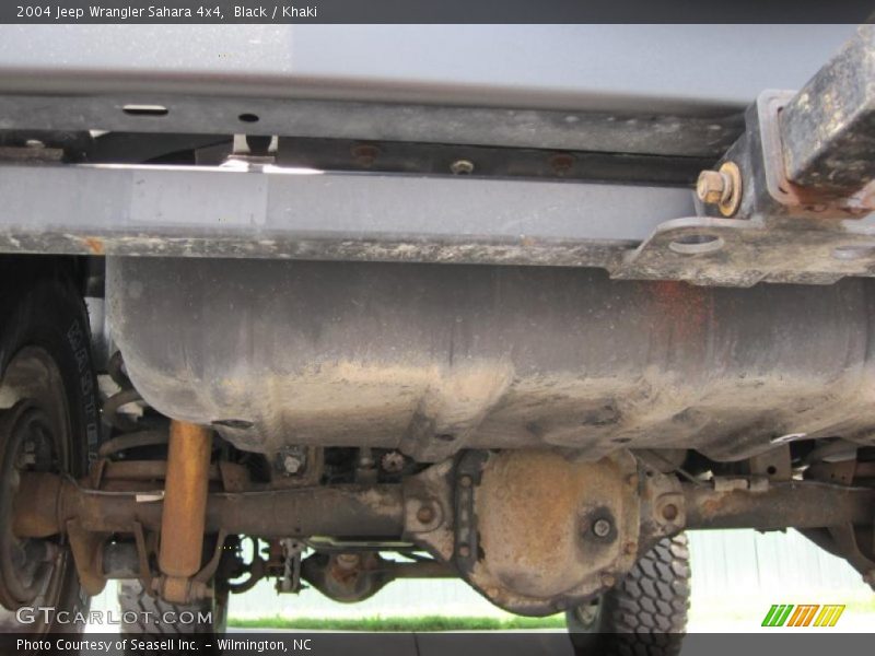 Black / Khaki 2004 Jeep Wrangler Sahara 4x4