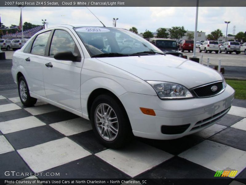 Cloud 9 White / Charcoal/Light Flint 2007 Ford Focus ZX4 S Sedan