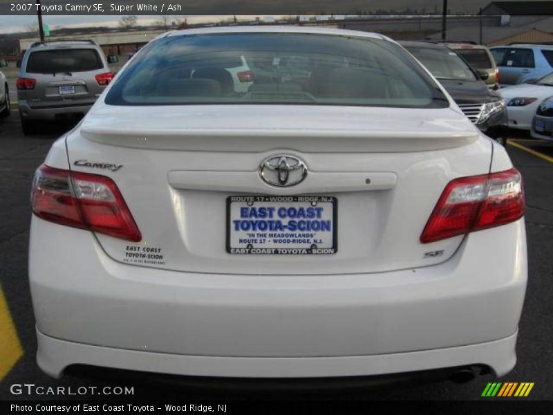 Super White / Ash 2007 Toyota Camry SE