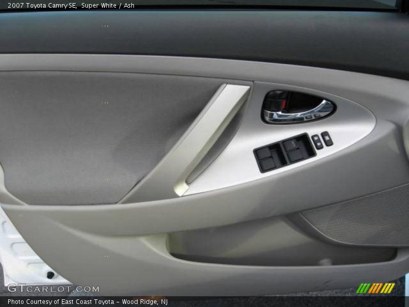 Super White / Ash 2007 Toyota Camry SE