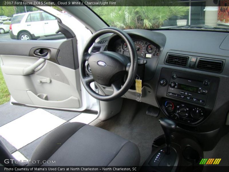 Cloud 9 White / Charcoal/Light Flint 2007 Ford Focus ZX4 S Sedan
