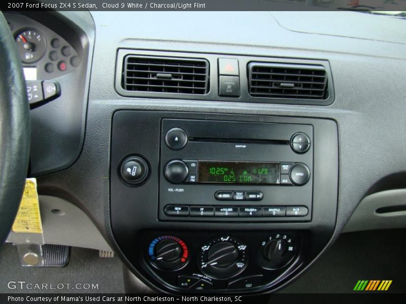 Cloud 9 White / Charcoal/Light Flint 2007 Ford Focus ZX4 S Sedan
