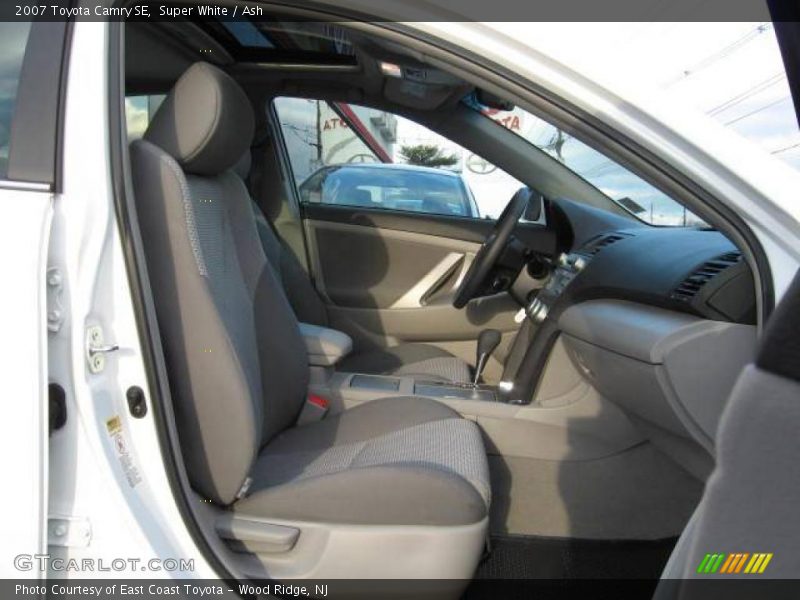Super White / Ash 2007 Toyota Camry SE