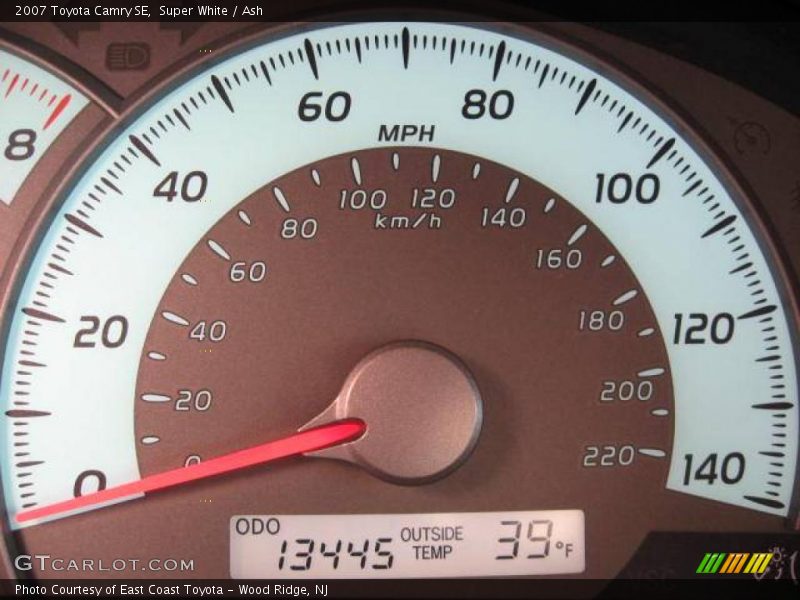 Super White / Ash 2007 Toyota Camry SE