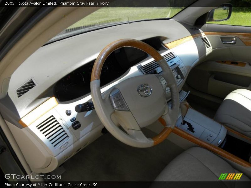 Phantom Gray Pearl / Ivory 2005 Toyota Avalon Limited